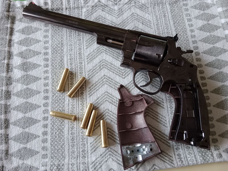 A real photo din Revolver M29 3/8 Inch Full Metal CO2 Smith & Wesson by Leonardo (5)