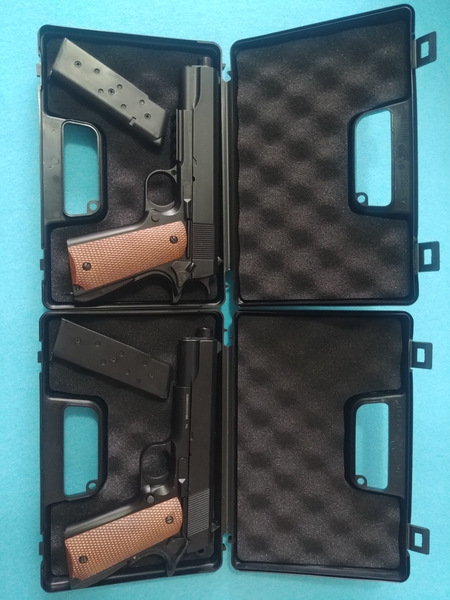 A real photo din Cutie mica transport pistol CyberGun by JOHN SMITH (2)