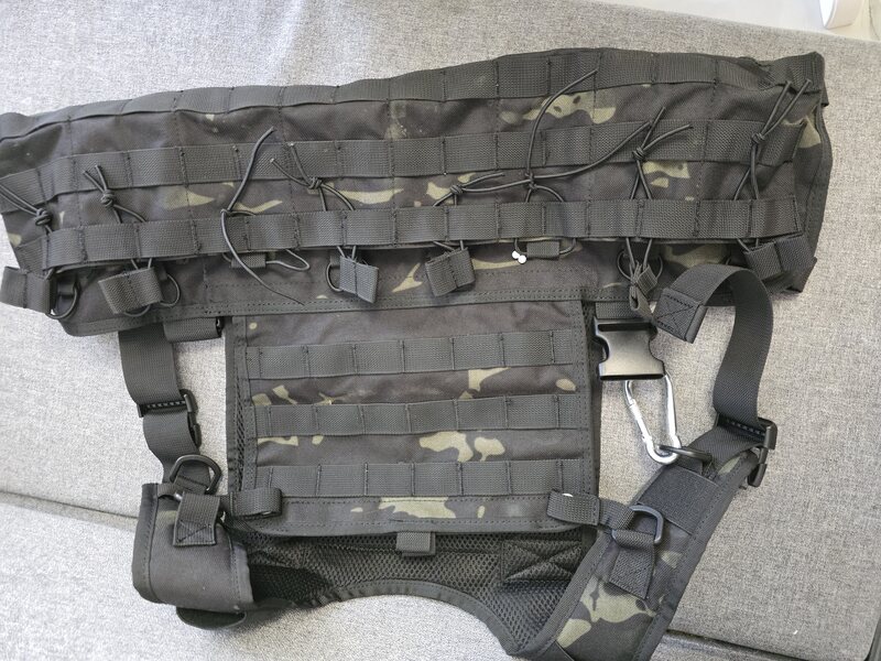 A real photo din Vesta tactica Chest Rig 8Fields MB by CONSTANTIN  (4)