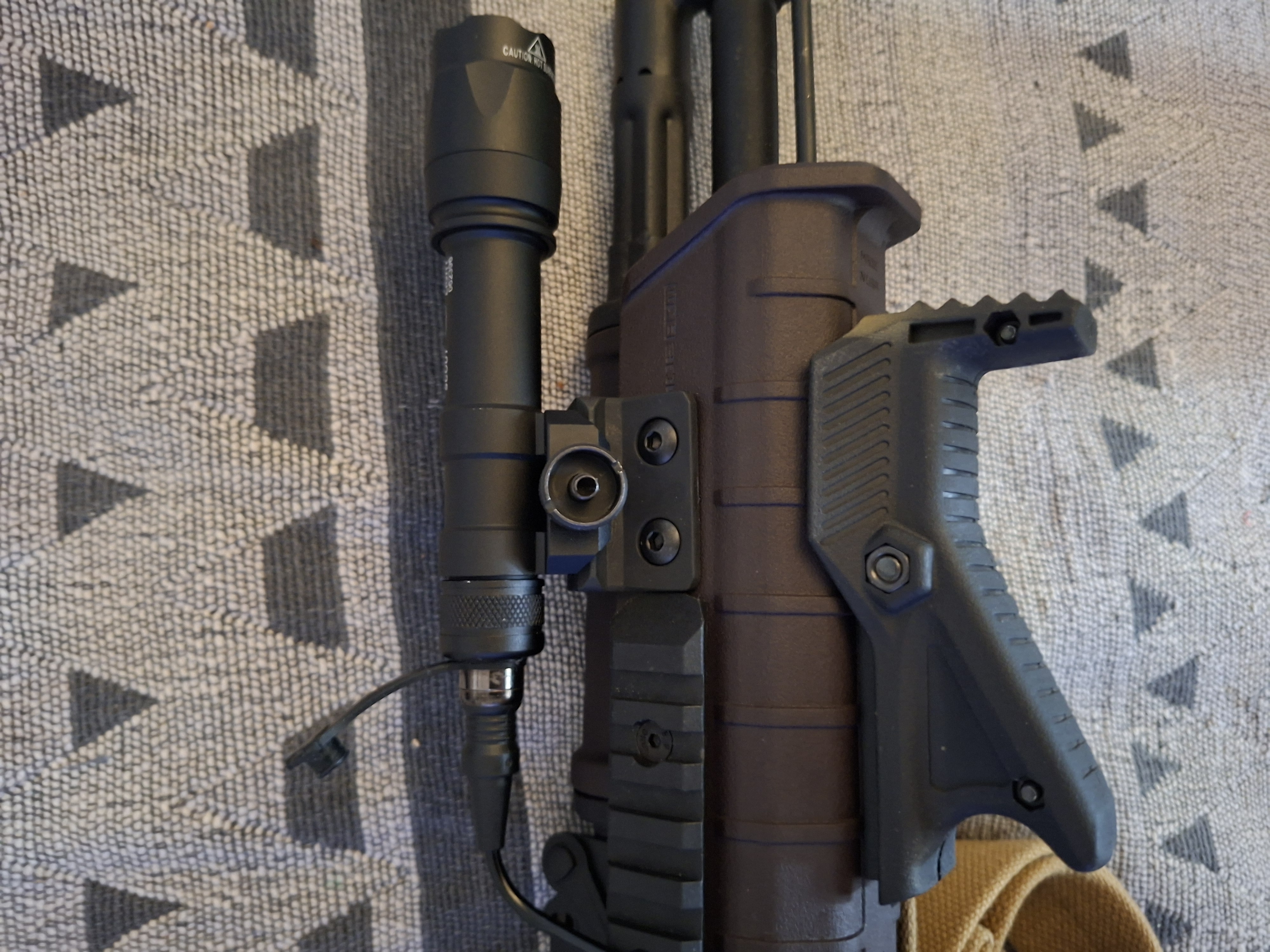 A real photo din Montura RIS M-Lock TMC by Ciprian (1)