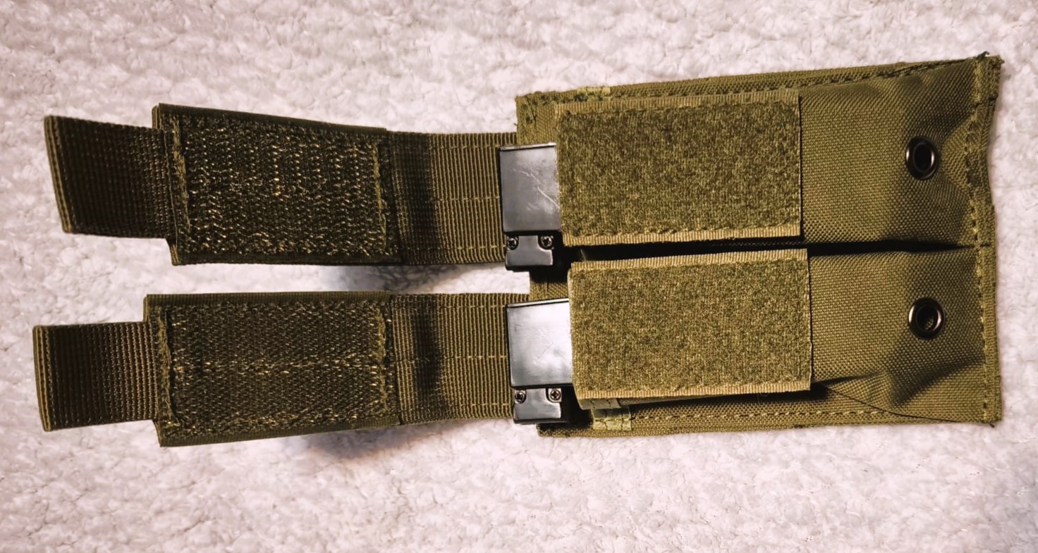 A real photo din Portincarcator dublu pistol Coyote by Solo (5)