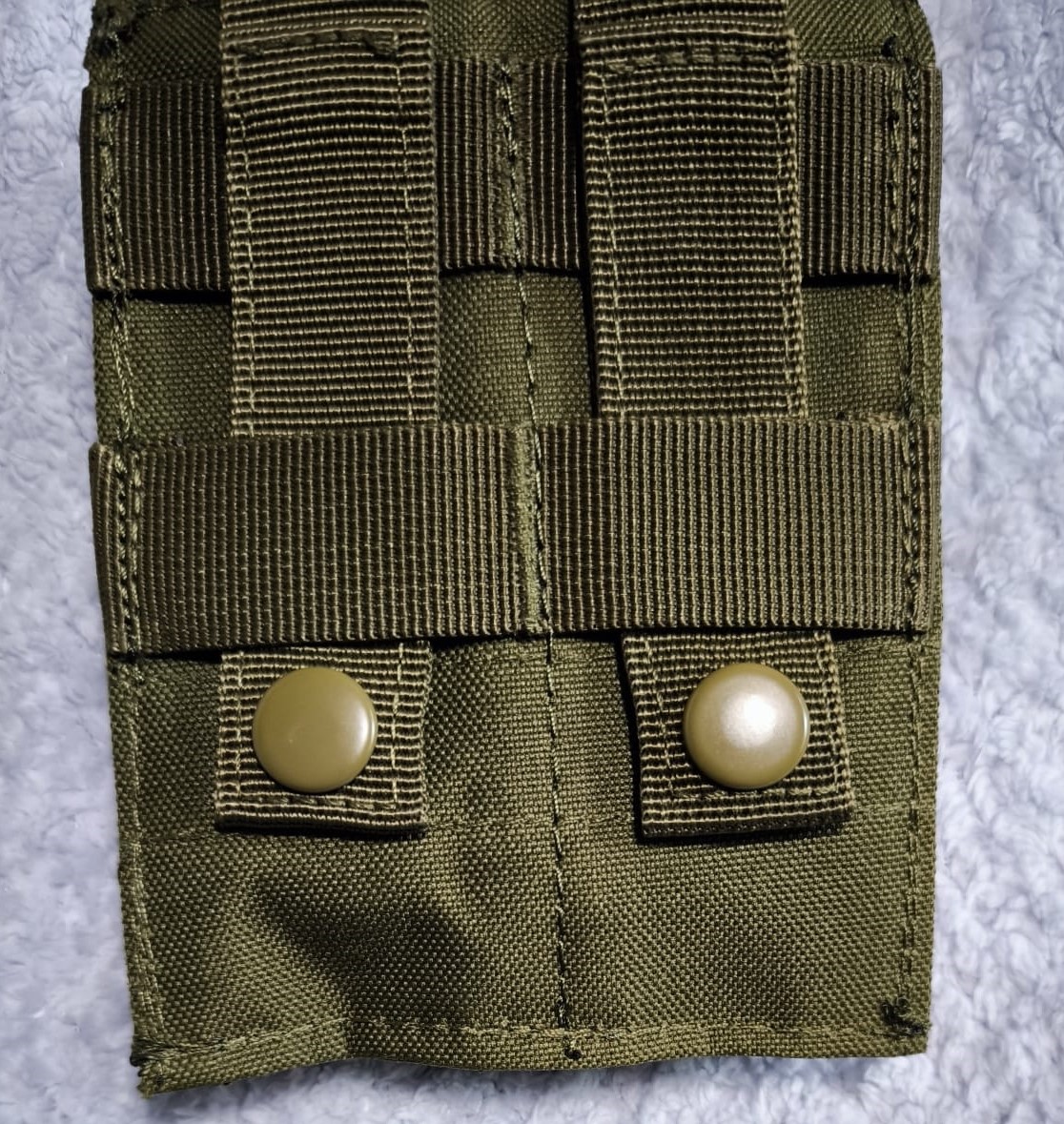 A real photo din Pouch incarcator pistol dublu Mil-Tec Olive by Solo (3)