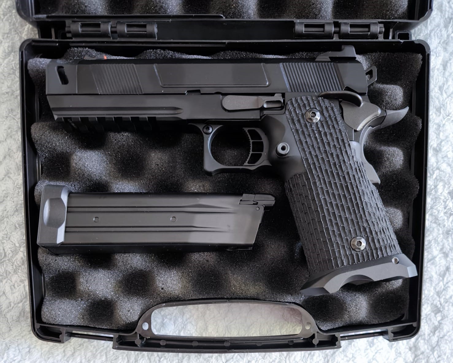 A real photo din Cutie Transport Pistol Polimer Novritsch by Andy (3)