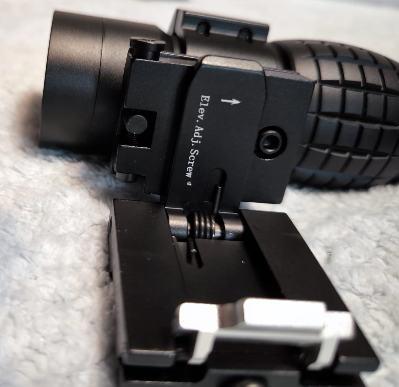 A real photo din Magnifier 3x35 V2 Theta Optics by Solo (6)