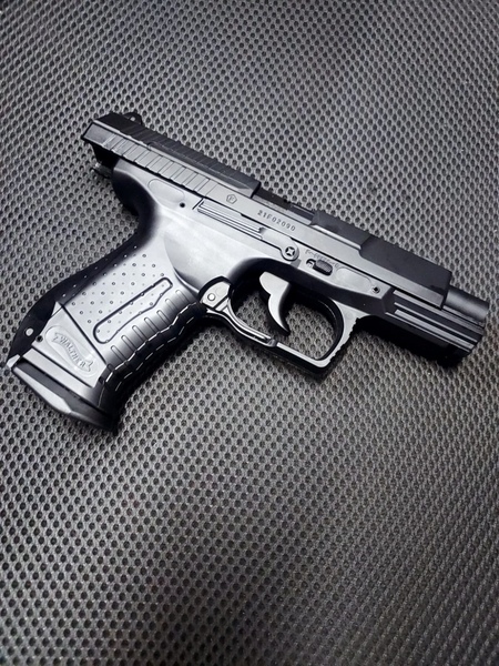 A real photo din Walther P99 DAO CO2 Umarex by Urs N. (4)