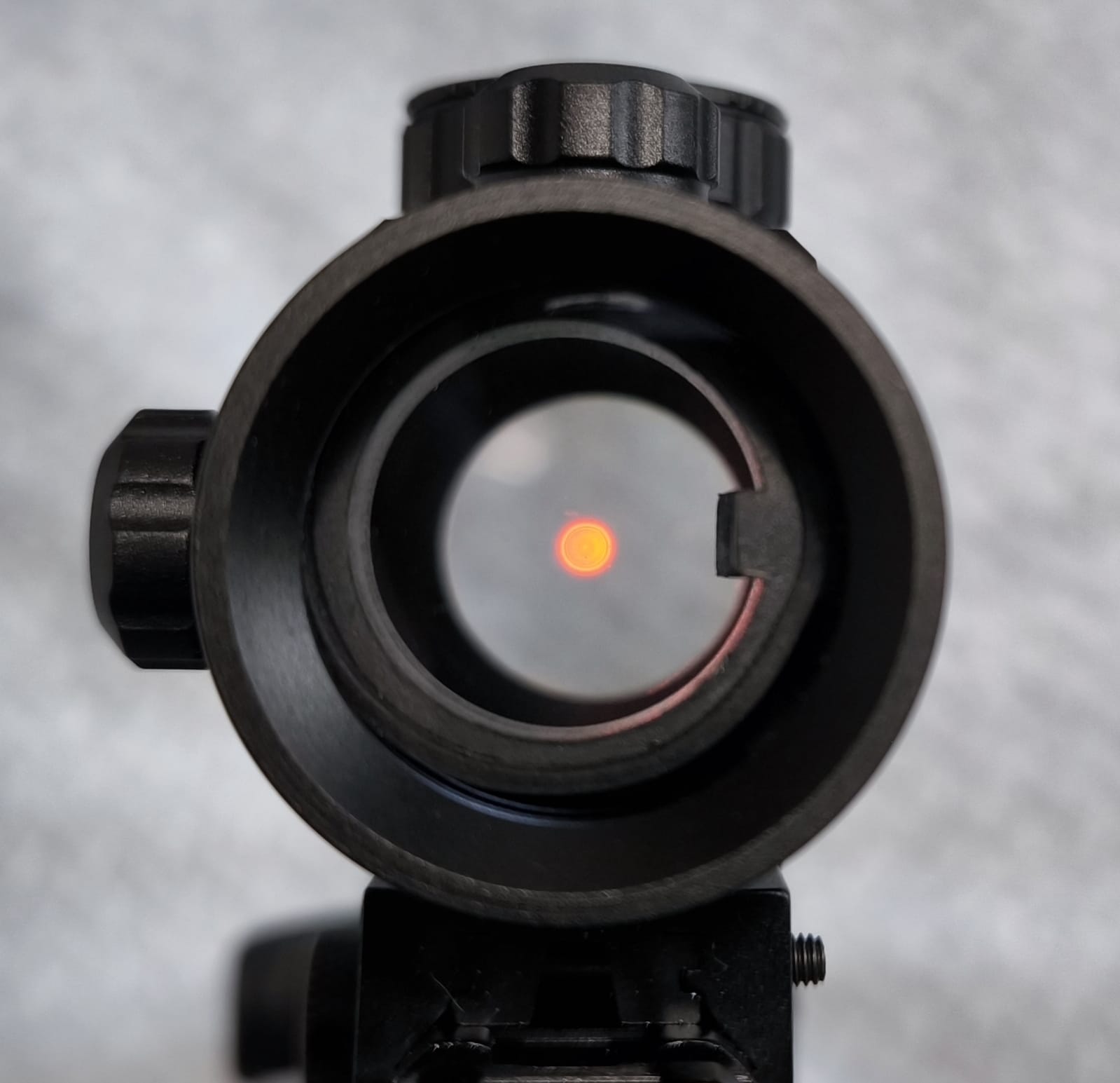 A real photo din Red dot 1x35 Vector Optics by Cosmin (5)