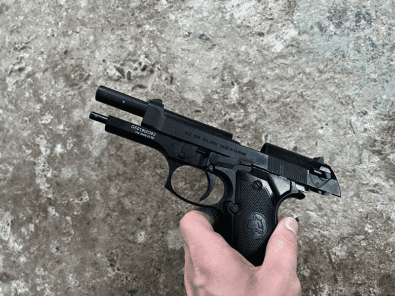 A real photo din Replica pistol BLE BM9 gas GBB ICS by Roni (2)