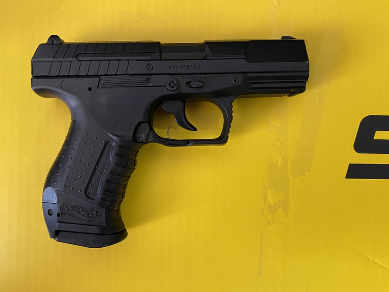 A real photo din Walther P99 DAO CO2 Umarex by Daniel Ivan (1)