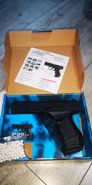 A real photo din Walther P99 DAO CO2 Umarex by Giuseppe (1)