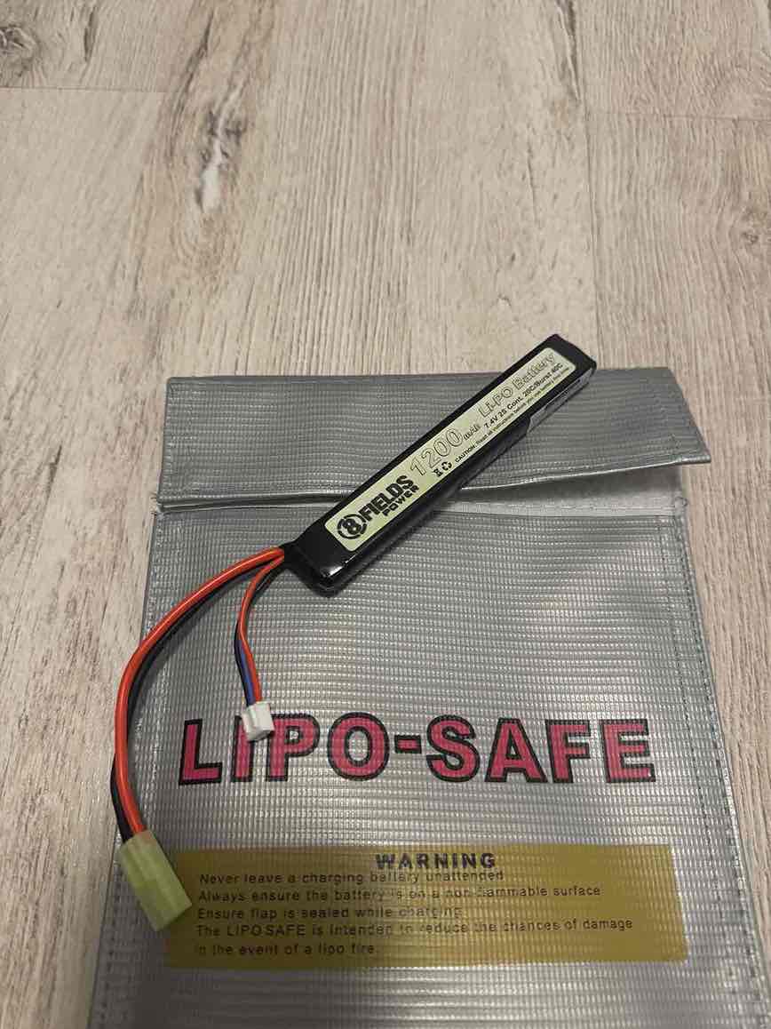 A real photo din Acumulator Li-Po 7.4V/1200mAh 20/40C VB Power by Andrei (5)