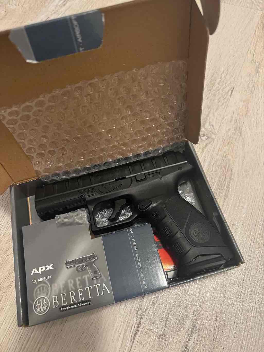 A real photo din Replica Beretta APX CO2 by Andrei (1)