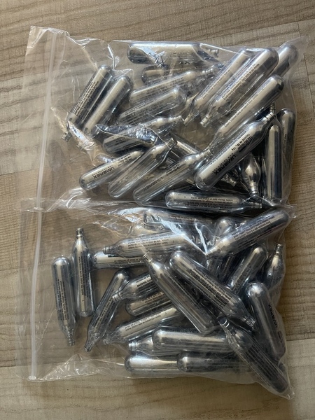 A real photo din Capsula CO2 12g Umarex by Buliga (5)