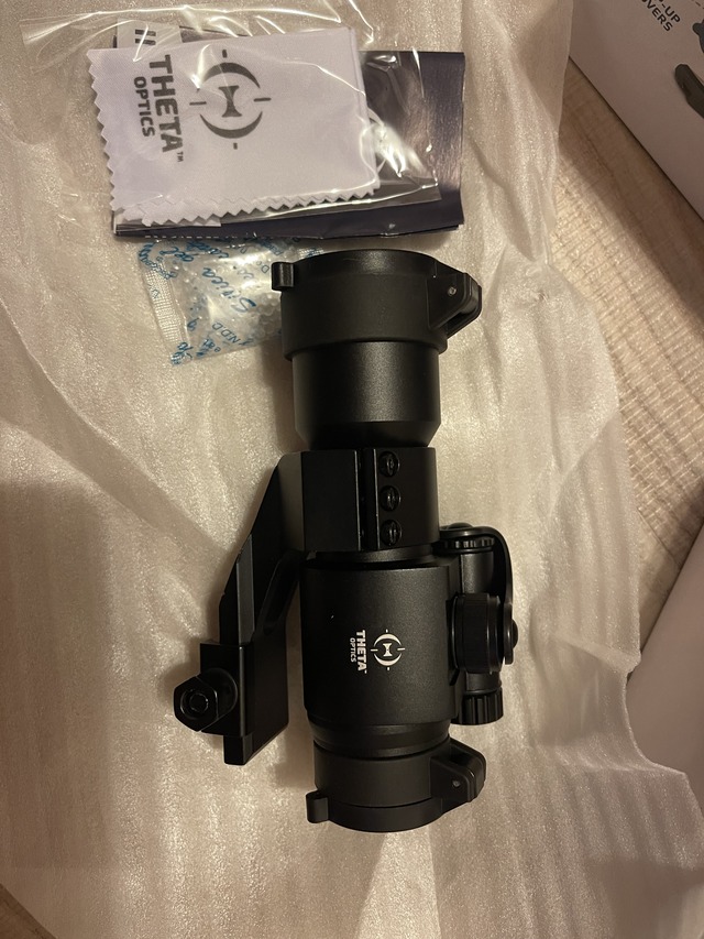 A real photo din Red Dot Battle Reflex Theta Optics by Stefan (5)