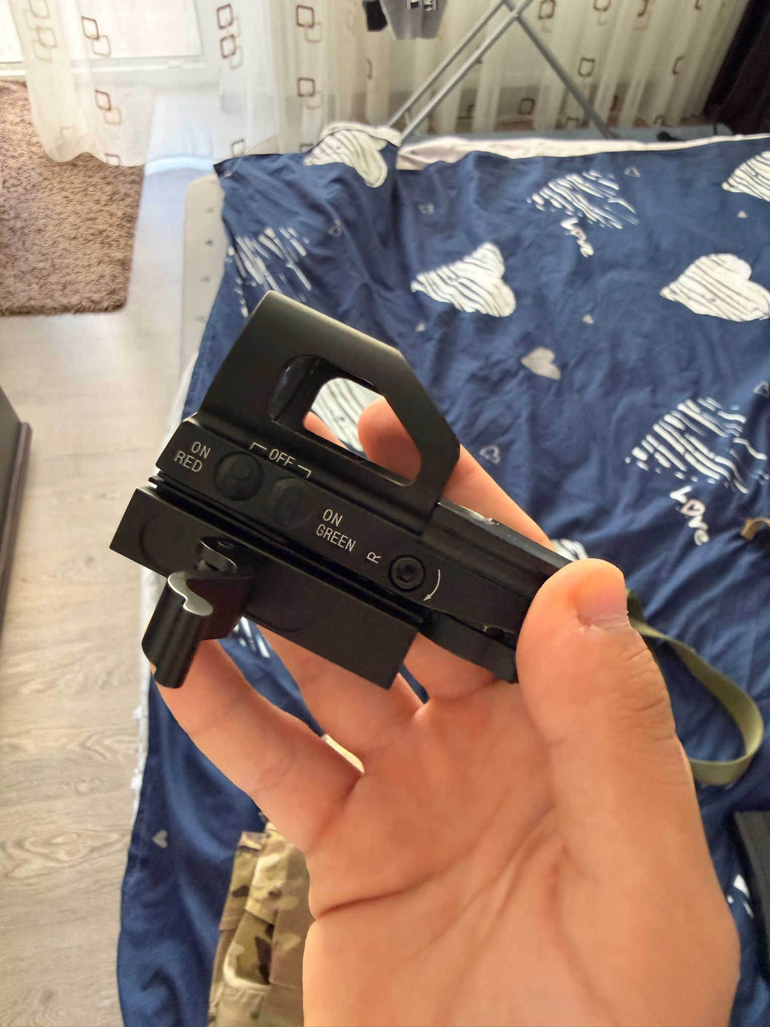 A real photo din Red Dot Spider Theta Optics by Adi (4)
